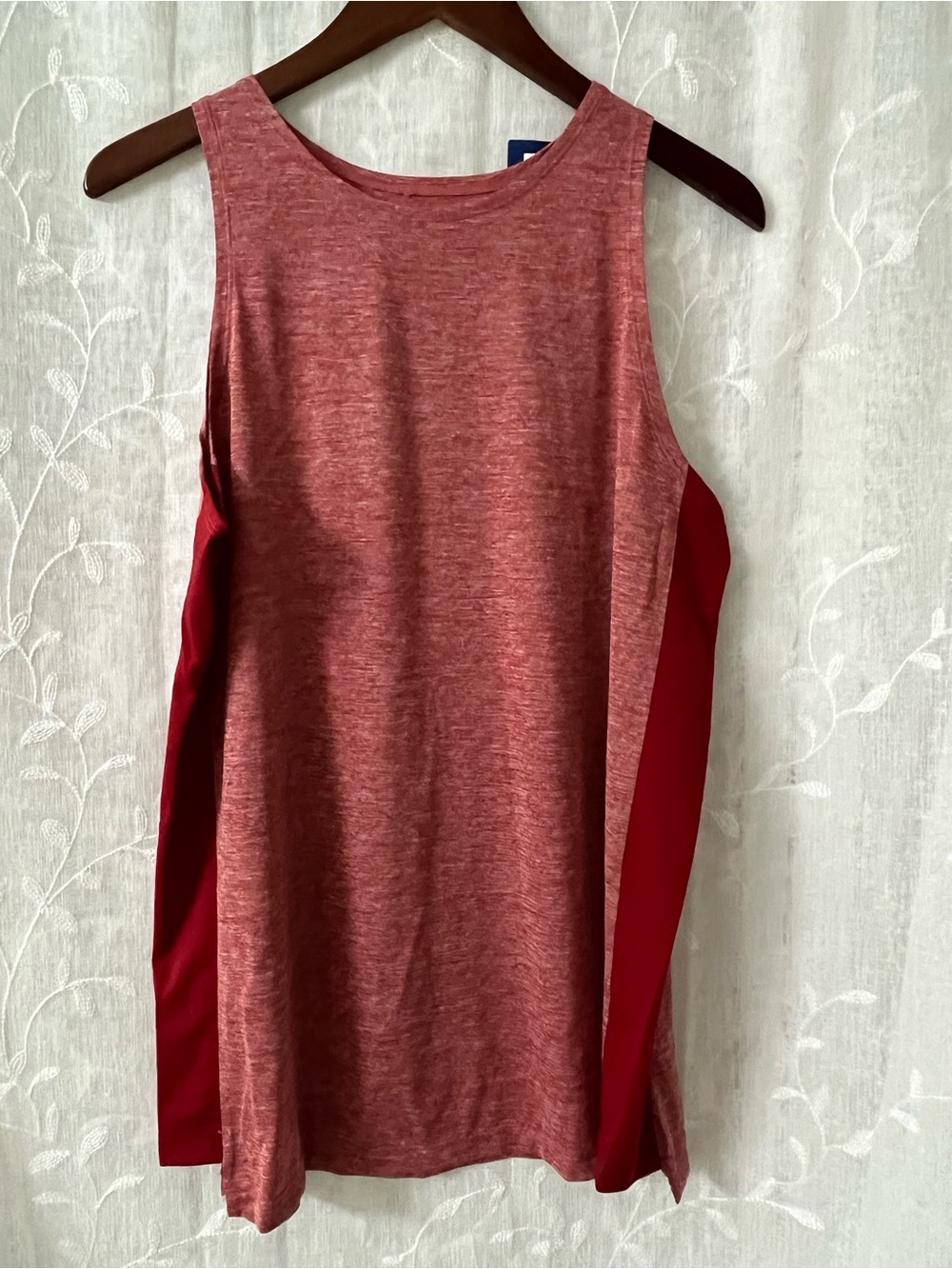 Champion Women’s Sleeveless Colorblock Tank Top in Rose and Burgundy Large